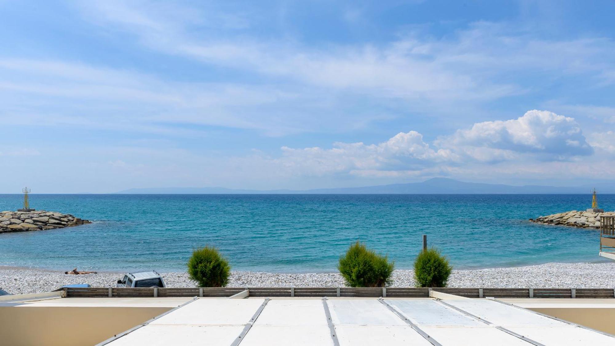 Apartamento Agali 2 Maizonette Front Of The Sea Akrogiali Exterior foto